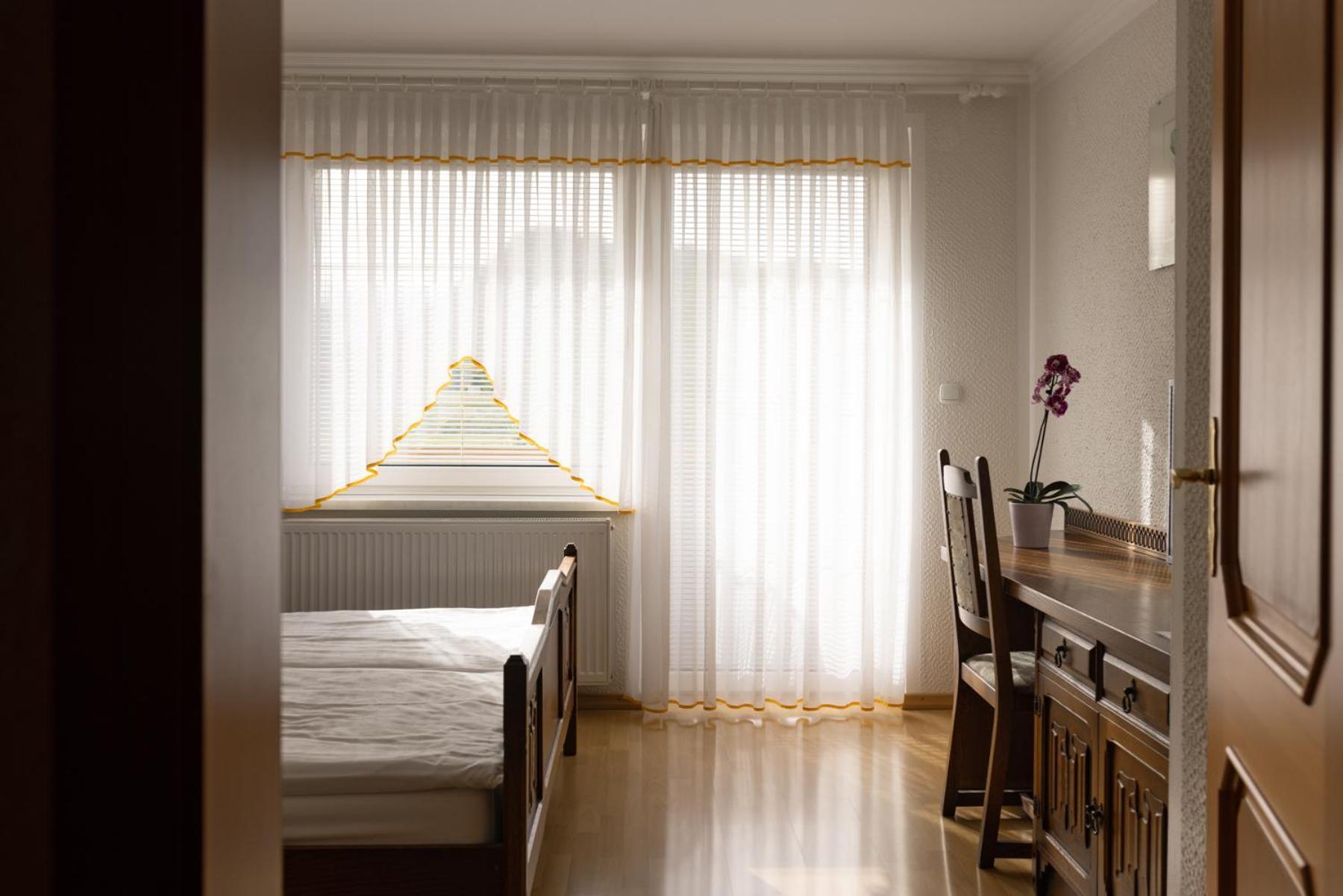 Gostisce Pri Dveh Petelinih Hotell Bled Rom bilde